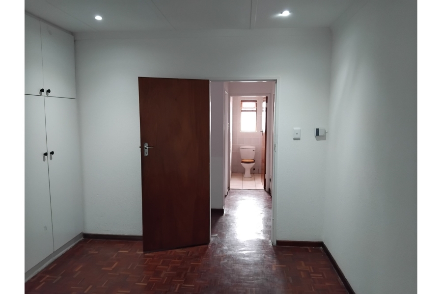 4 Bedroom Property for Sale in Zeekoevlei Western Cape